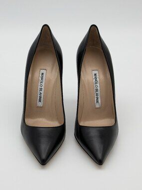 Manolo Blahnik BB 105 Pointed Toe Pumps in Black Smooth Calfskin Size 36